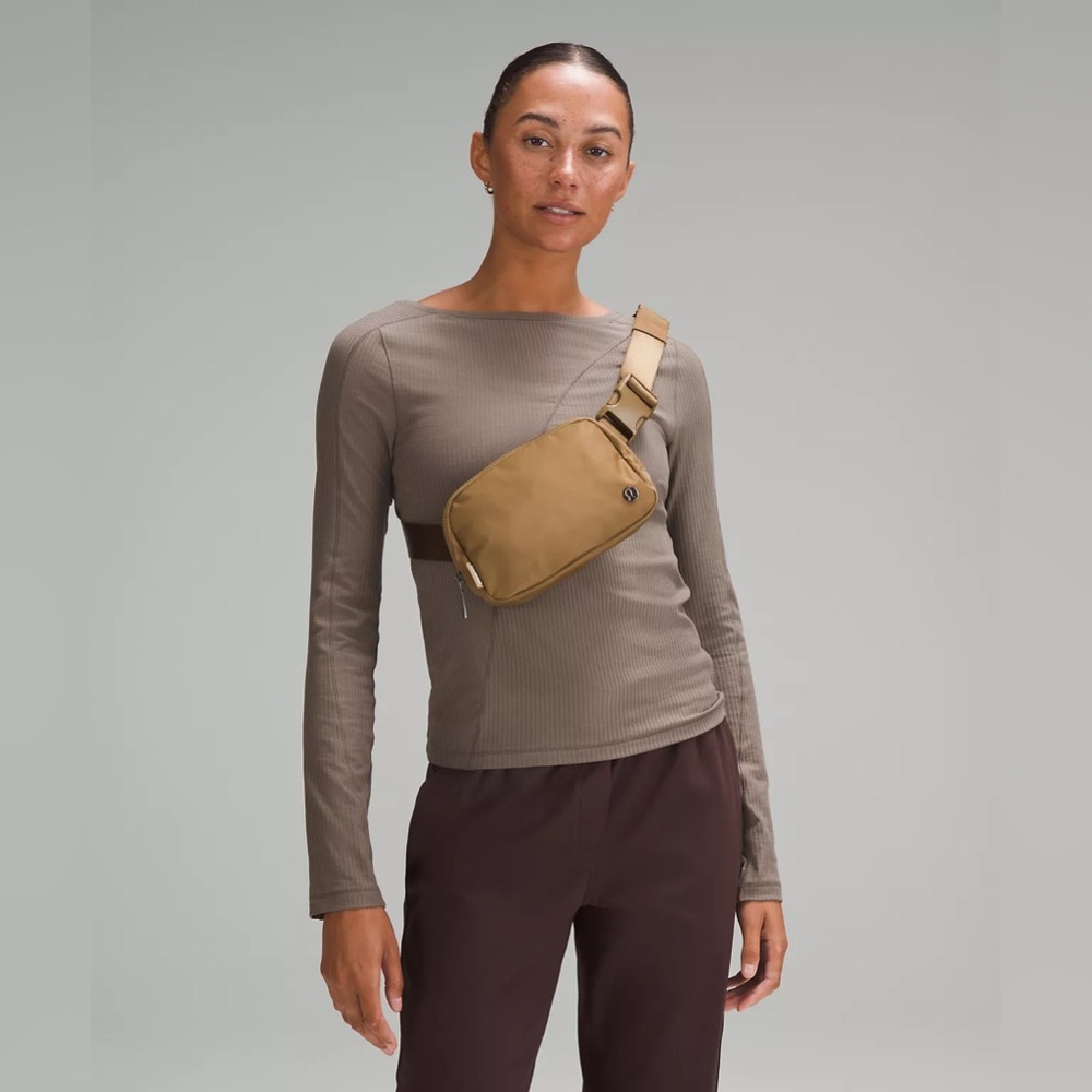 Lululemon Everywhere Belt Bag 1L- Allspice